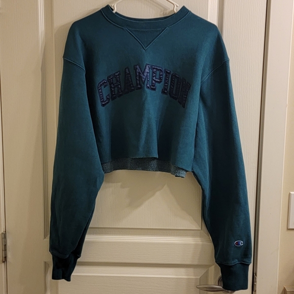 Champion Cropped Crewneck - Picture 2 of 3